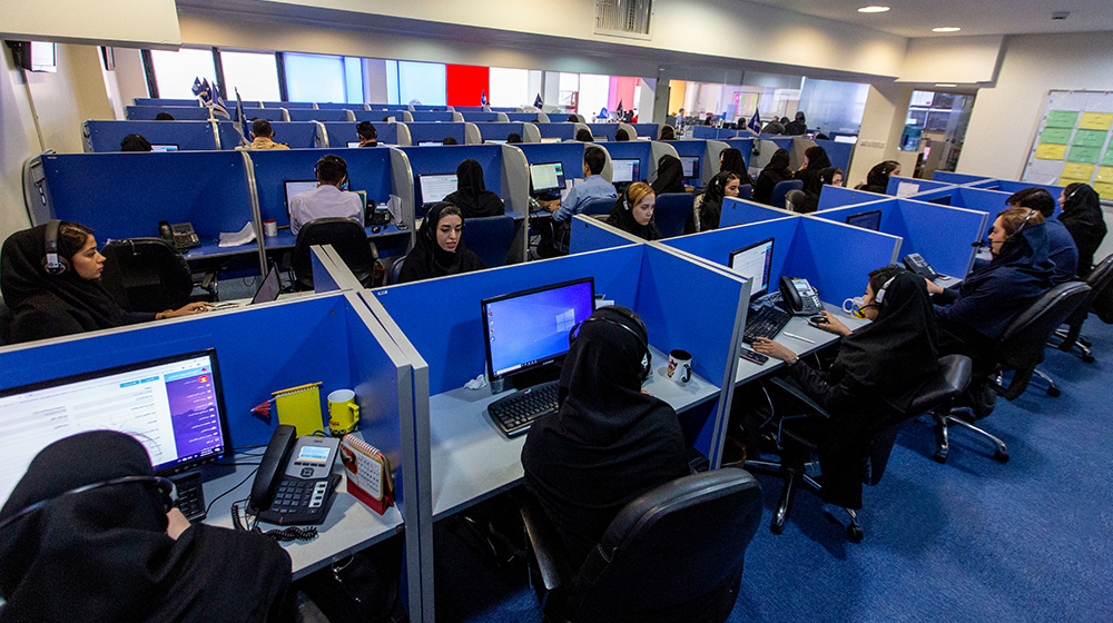 پیرامون آینده مراکز تماس و فرصت شغلی کارشناس Call Center هنوز در مرحله‌ گمانه‌زنی قرار داریم، ولی این نکته بدیهی است که در هنگام توسعه و پیشرفت تکنولوژی و تجهیزات اداری و کامپیوترها، گمان می رفت که مشاغل دفتری و ستادی کاهش یابند در حالی که بیشتر شرح وظایفشان تغییر نموده است.