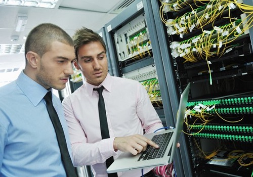 برای اینکه با فرصت شغلی مدیر و مسئول شبکه Network Manager و شرح وظایف آن و نیز مهارت هایی که باید داشته باشد و بازار کار و حقوق و درآمد مدیران شبکه های کامپیوتری آشنا شوید خواندن این مقاله خالی از لطف نیست.